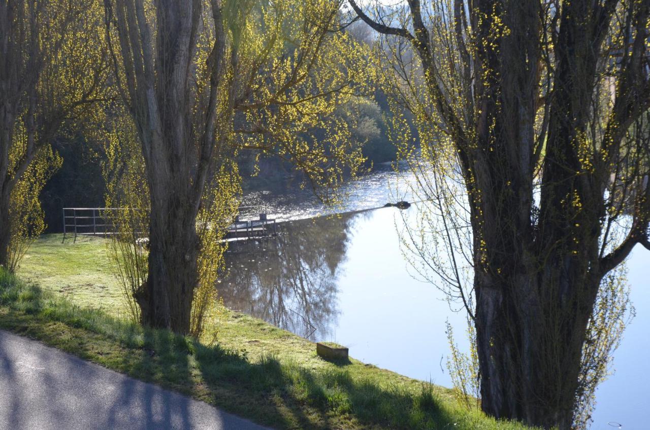 Studio "Au Bord De L'Eau" 2 Chambon-sur-Voueize Eksteriør billede