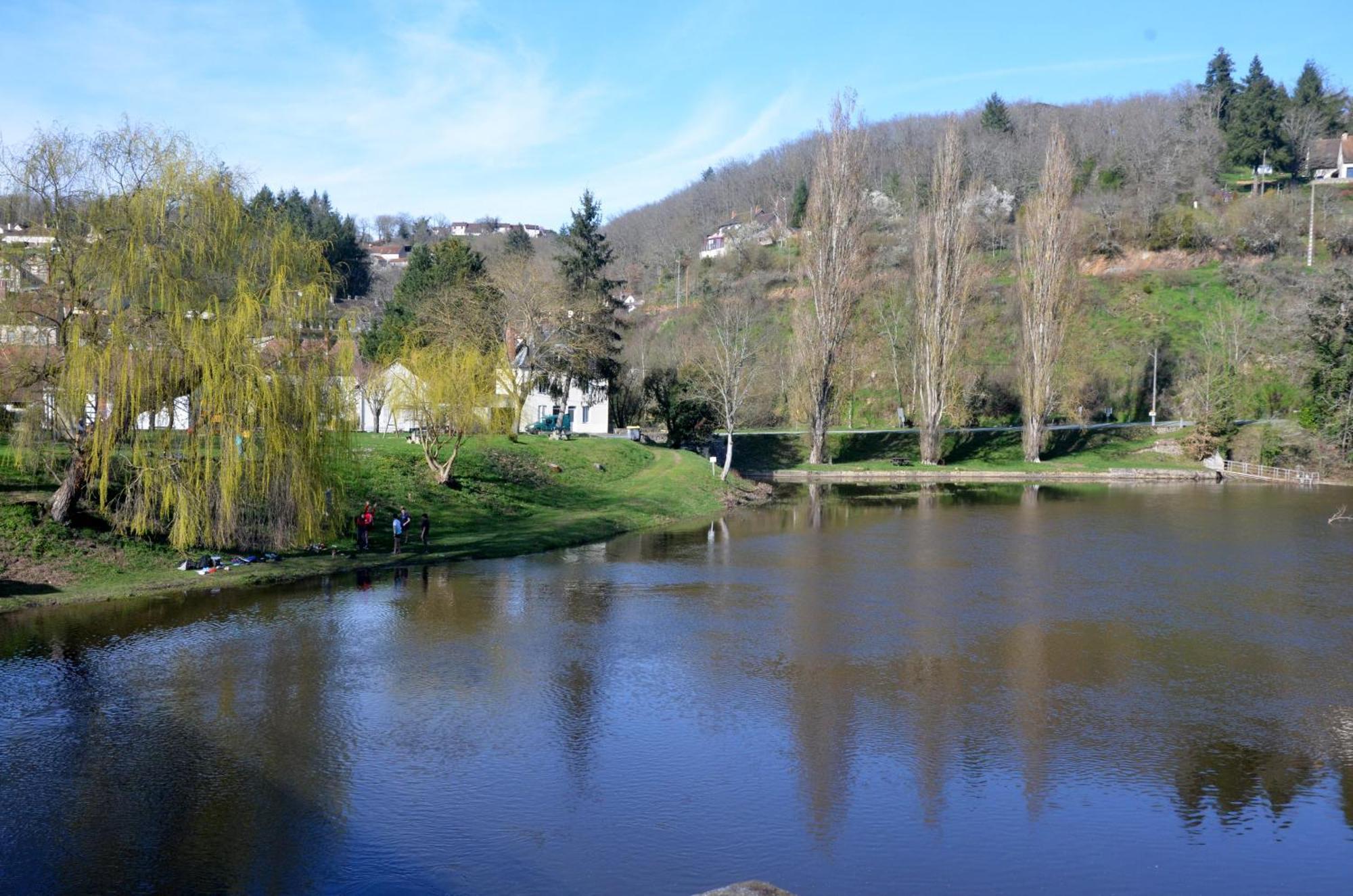 Studio "Au Bord De L'Eau" 2 Chambon-sur-Voueize Eksteriør billede
